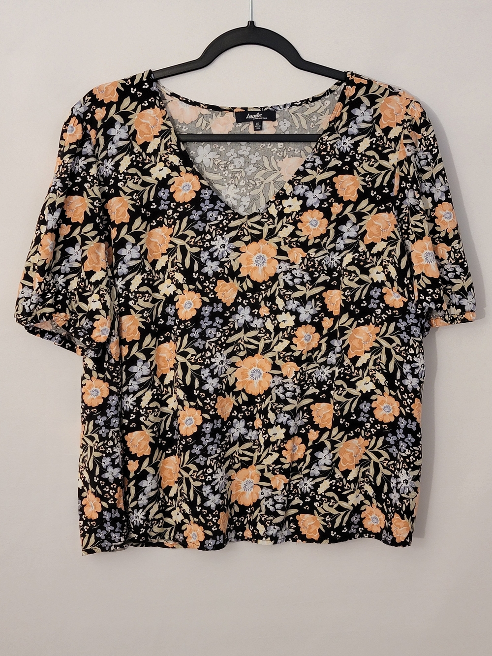 Angels Forever Young Floral V-Neck Top Size 1X